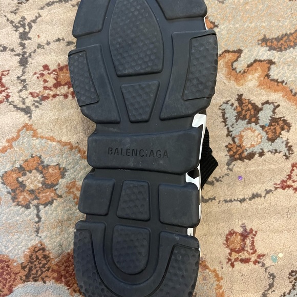 Balenciaga shoes - Picture 7 of 8